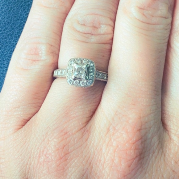 White gold and diamond engagement ring - Picture 4 of 4